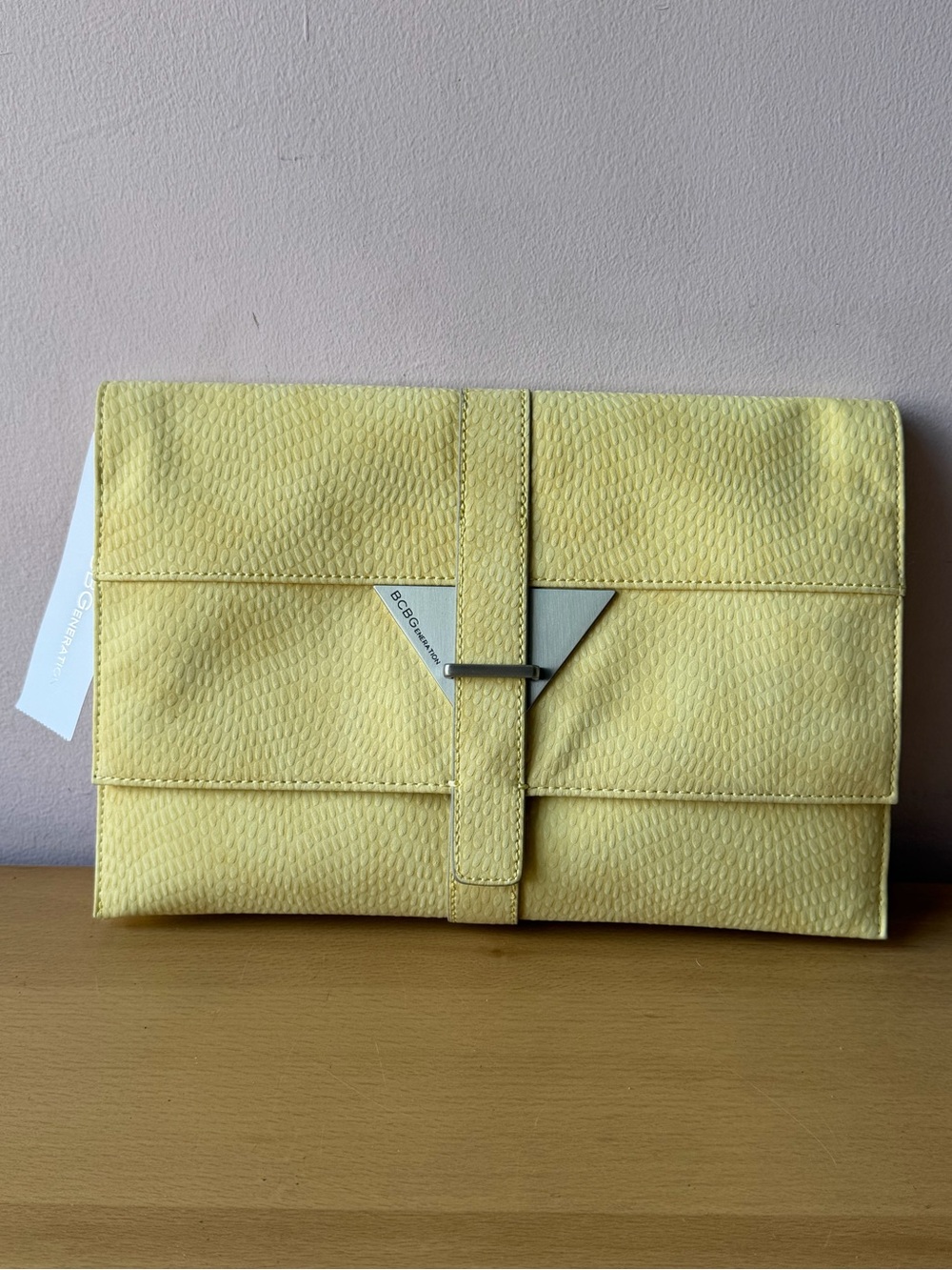 BCBG GENERATION LEMONY YELLOW SNAKE EMBOSSED OVERSIZED ENVELOPE CLUTCH BAG BNWT